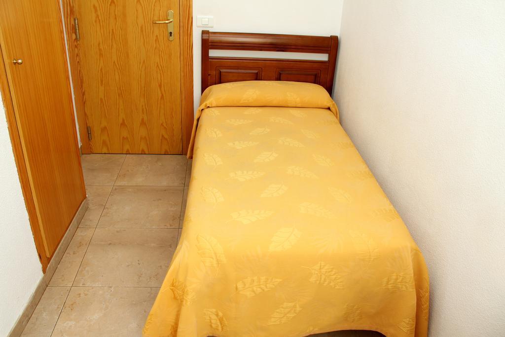Hostal Restaurante La Masia Vila-real Exterior photo