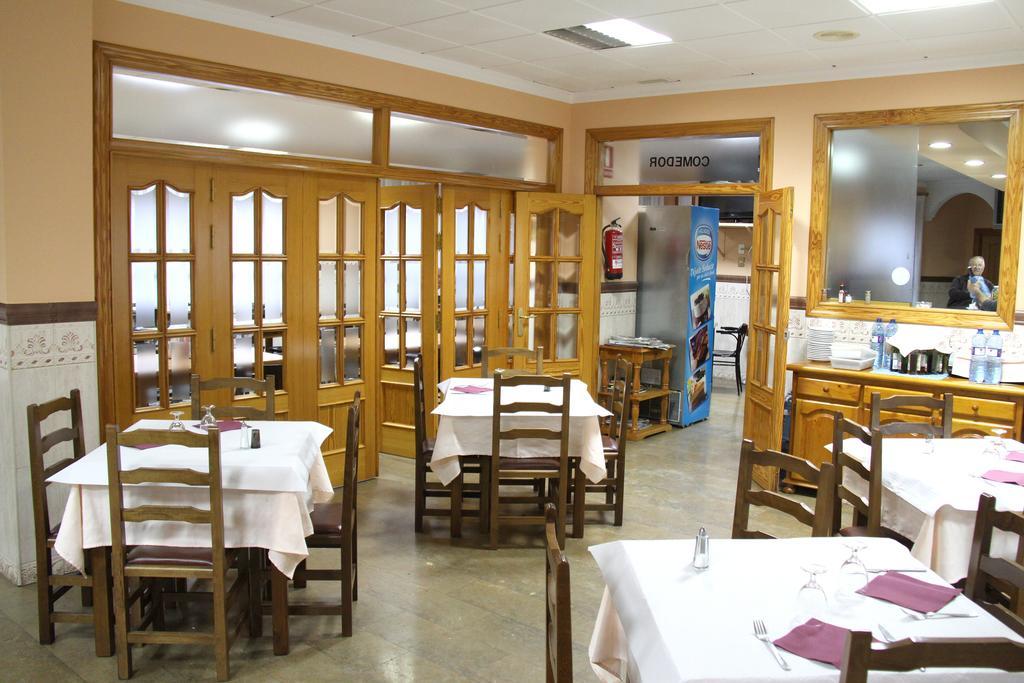 Hostal Restaurante La Masia Vila-real Exterior photo
