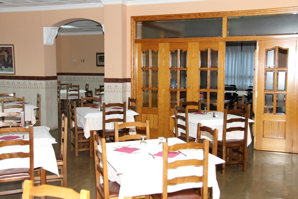 Hostal Restaurante La Masia Vila-real Exterior photo